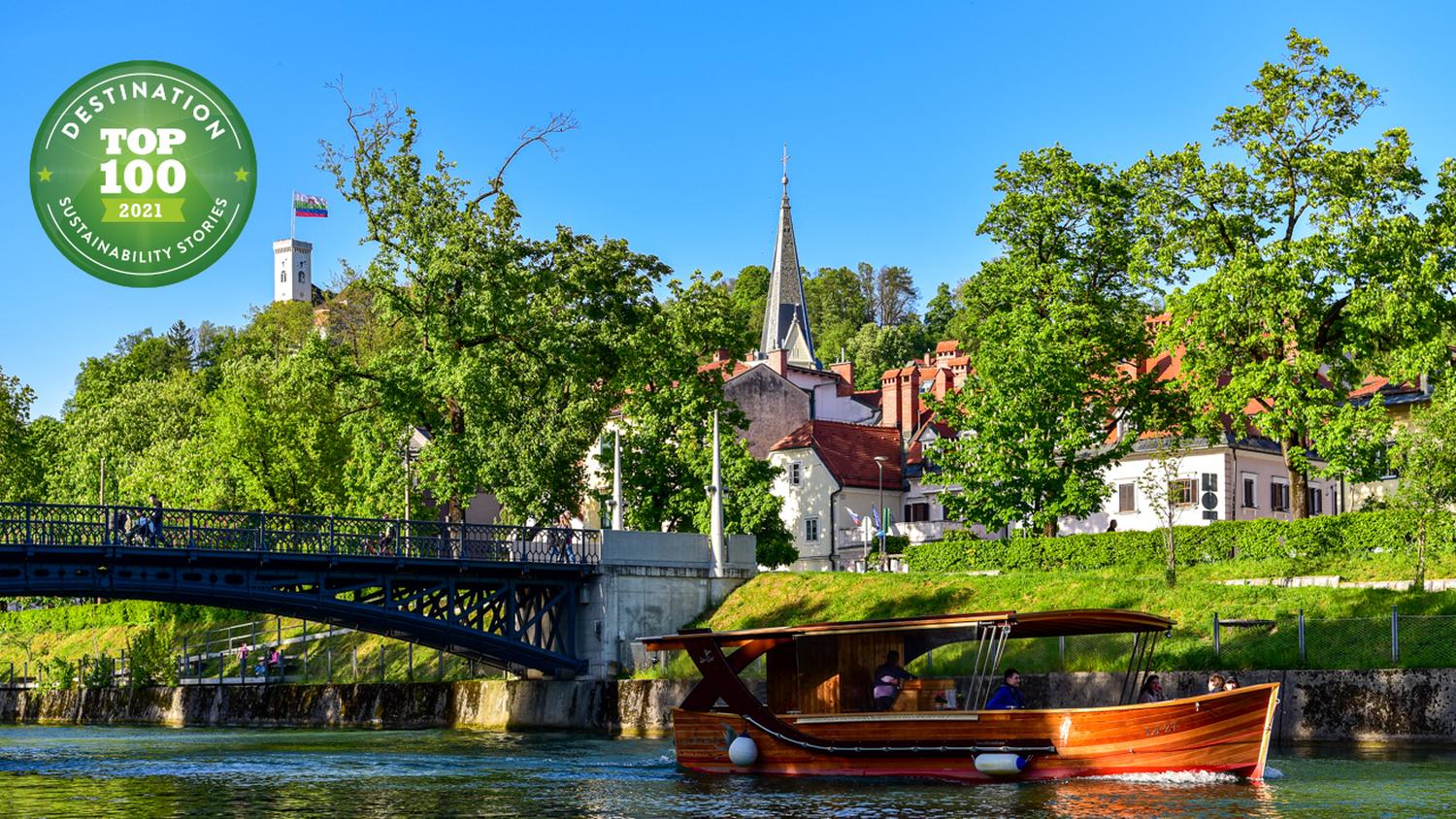 Turistična ladjica na Ljubljanici