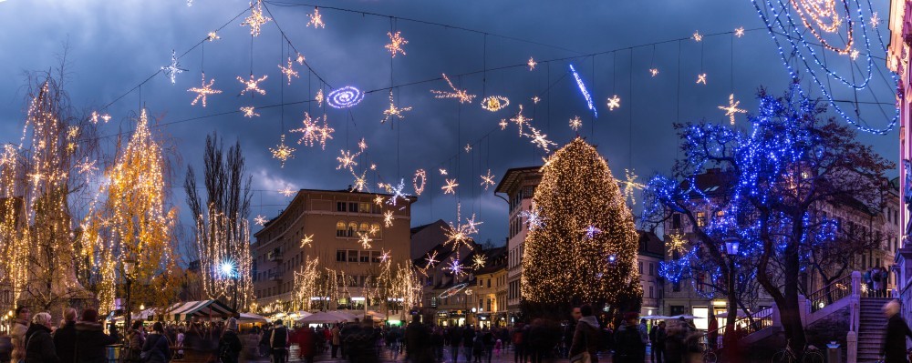 Praznično okrašena Ljubljana.