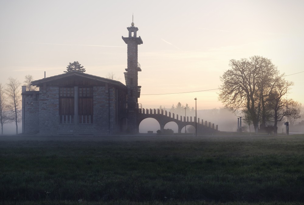 Plečnikova cerkev na Mirju.