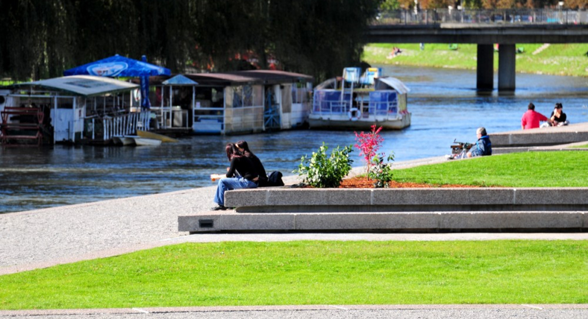 Špica in ladjice na Ljubljanici.