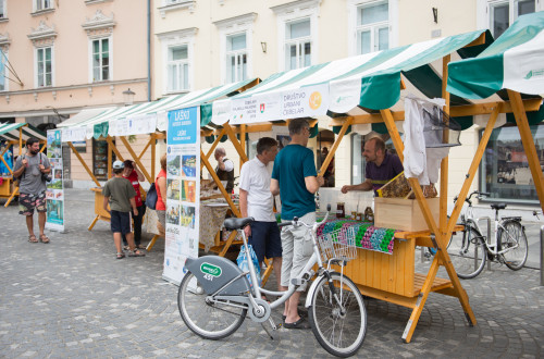 Stojnice na ulicah Ljubljane.