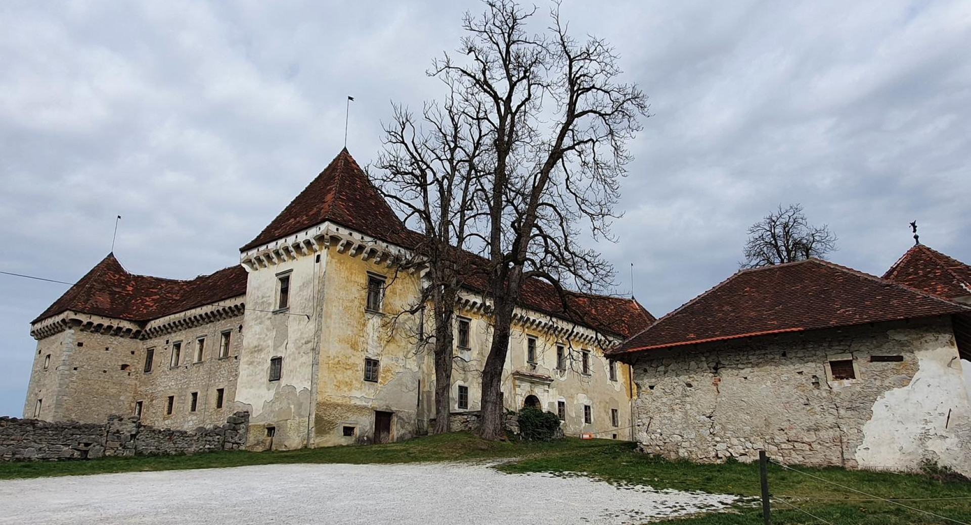 Grad Krumperk v bližini Domžal