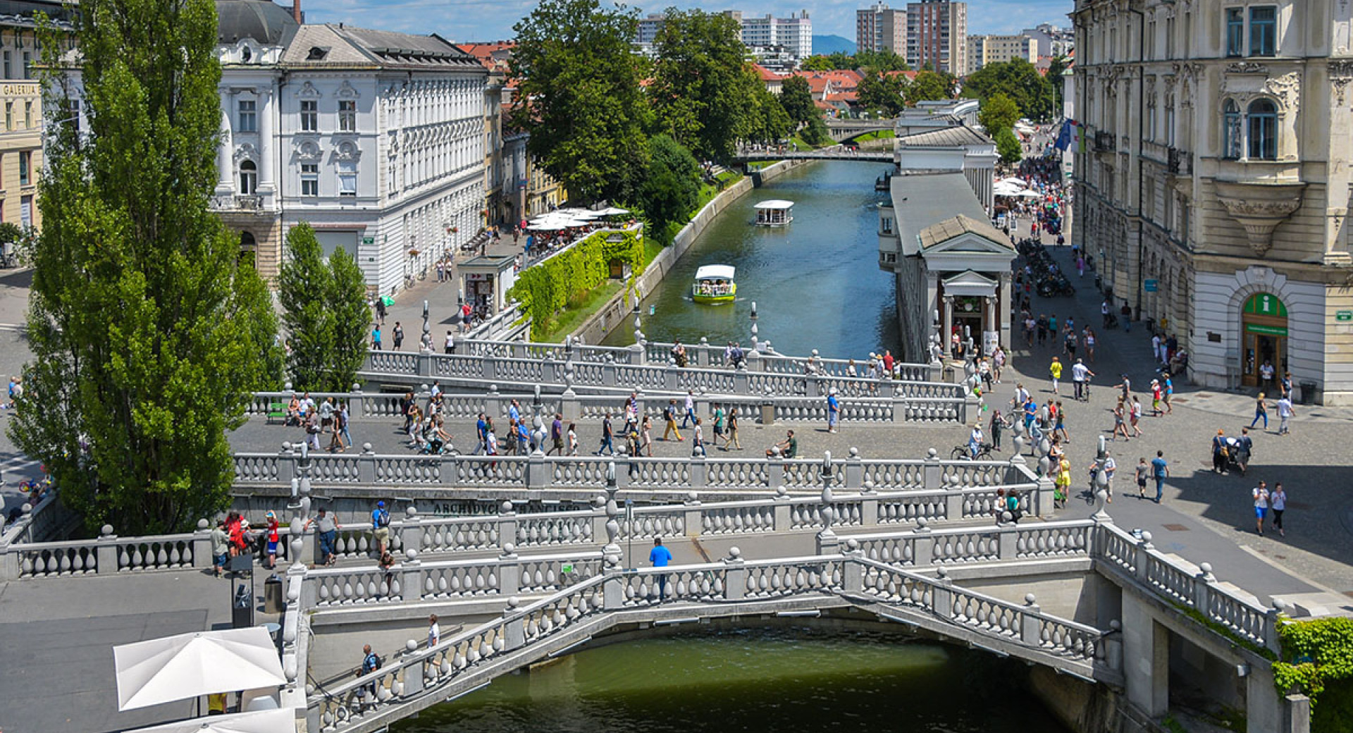 Plečnikovo Tromostovje v Ljubljani