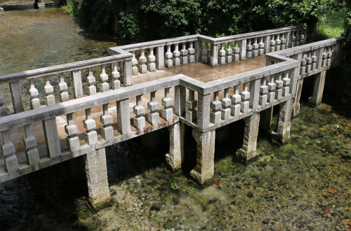 Kamnit Lantierijev most v Vipavi