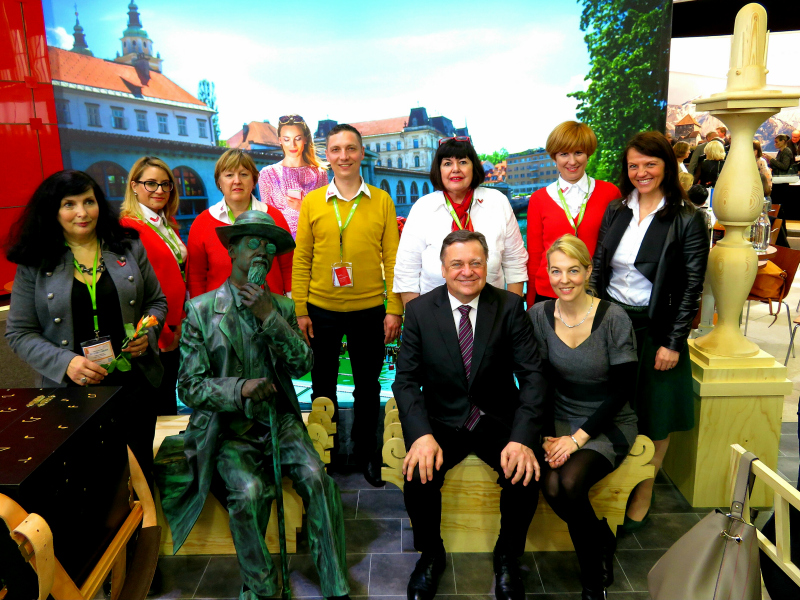 Ekipa Turizma Ljubljana z županom Zoran Jankovićem.