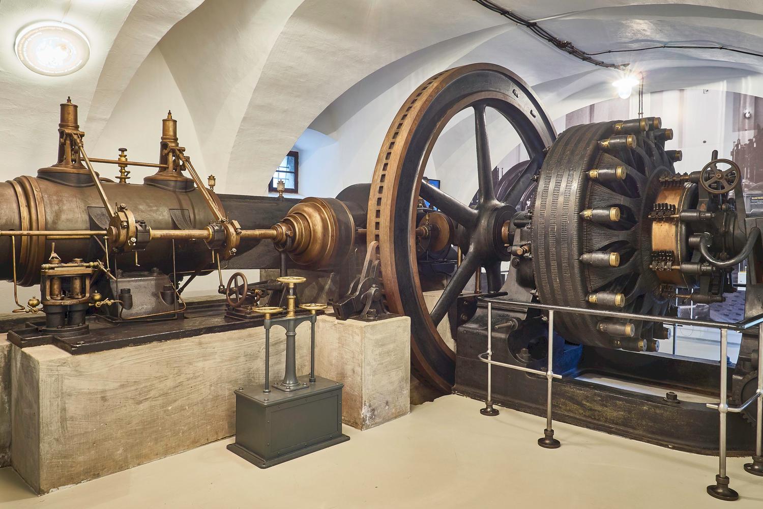Enosmerni generator v tehničnem muzeju.