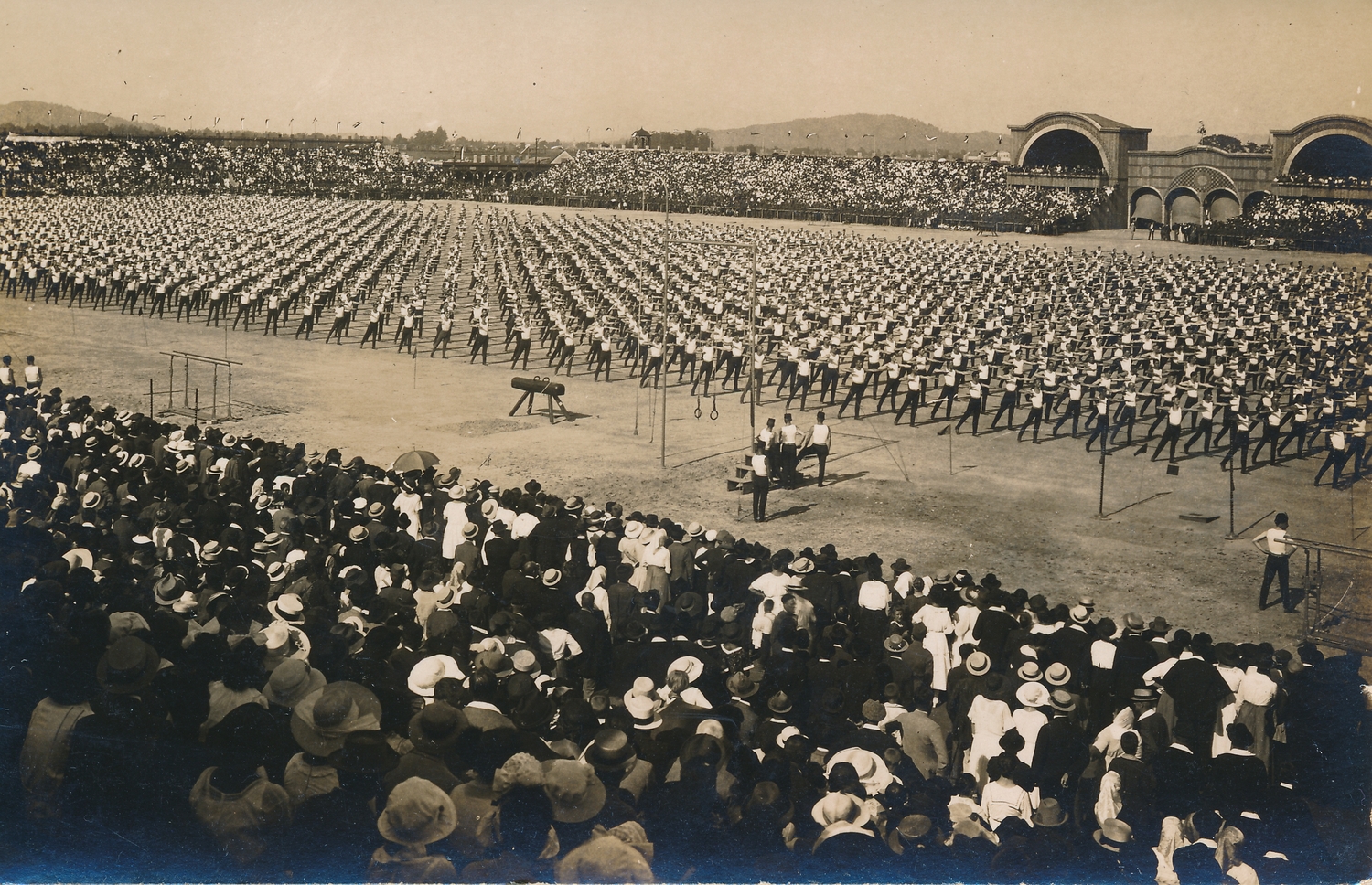 Prva »olimpijada« jugoslovanskega sokolstva v Ljubljani leta 1922