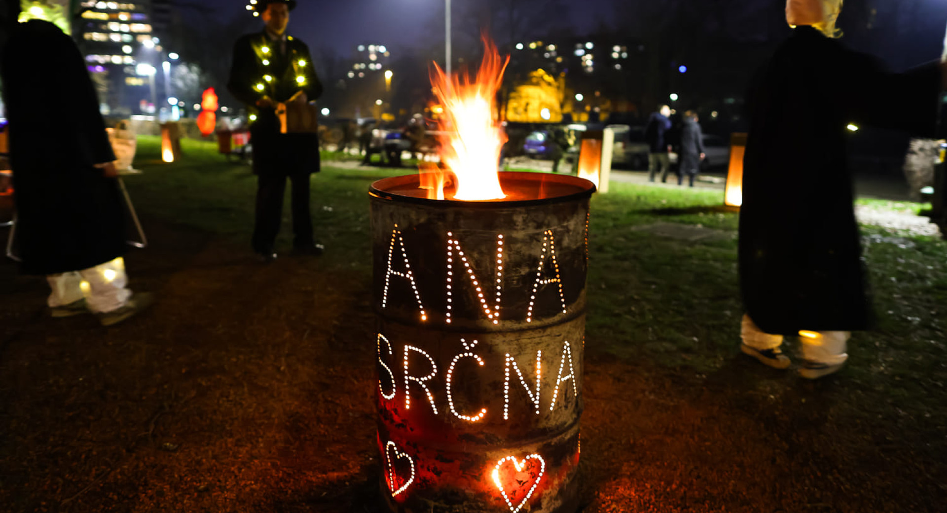 Ana Srčna, svetlobno-ognjeno-doživljajski ambient na temo ljubezni, februar 2023, Ljubljana