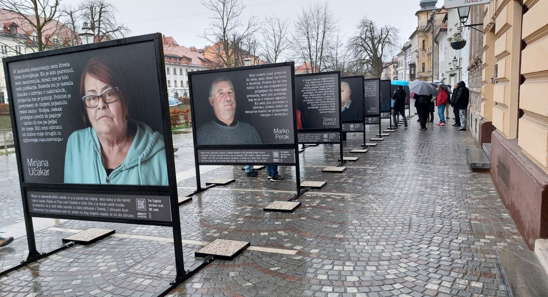 Fotografska razstava na ulici.
