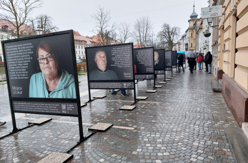 Fotografska razstava na ulici.