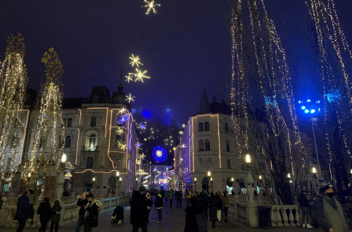 Lanska praznična okrasitev Ljubljane