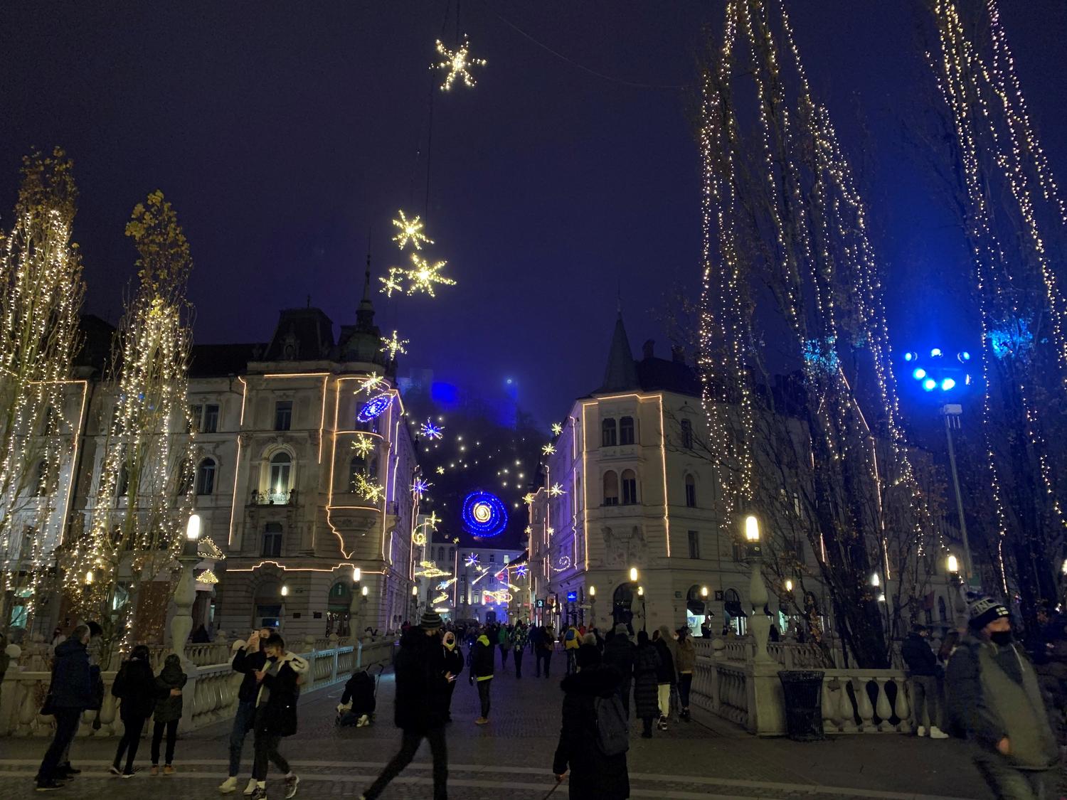 Lanska praznična okrasitev Ljubljane