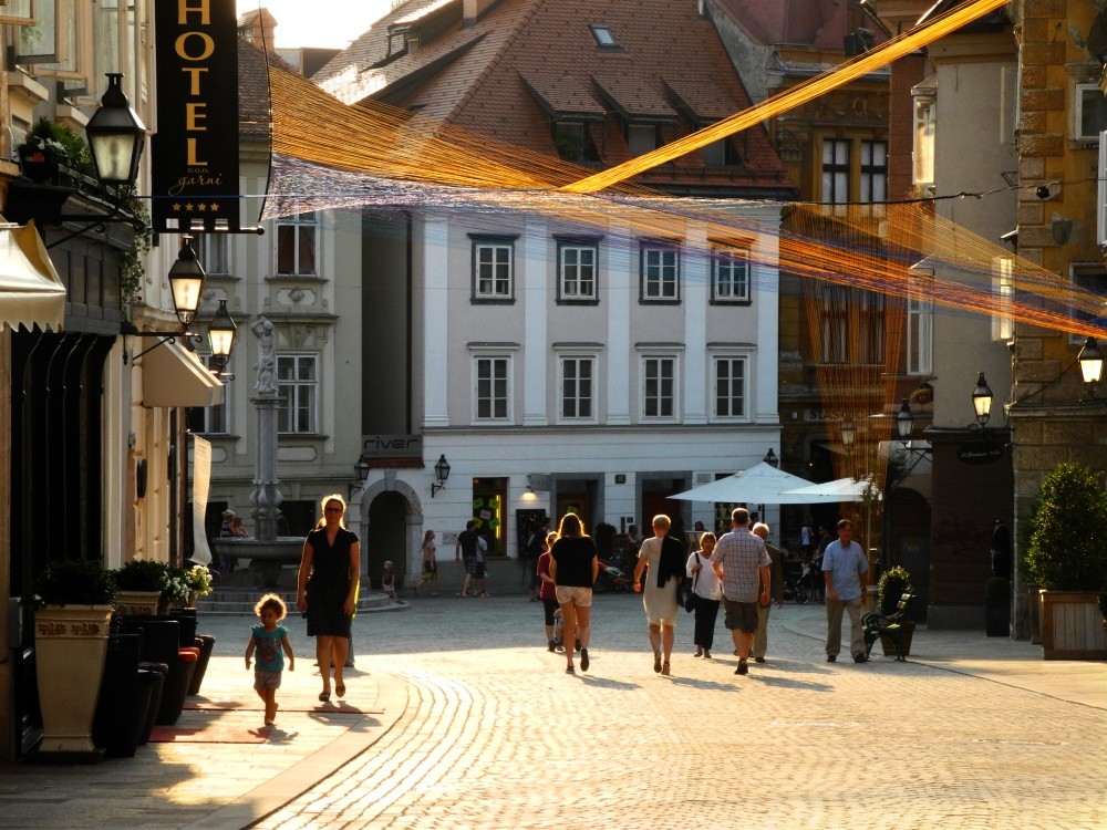 Ulica v Ljubljani.