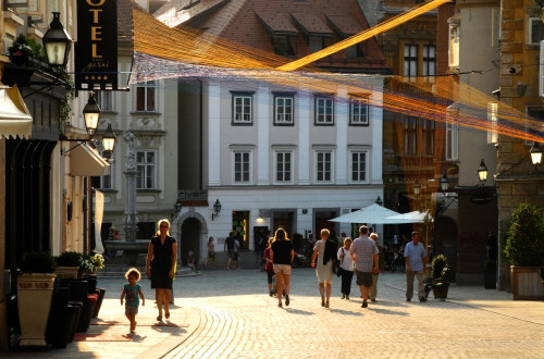 Ulica v Ljubljani.
