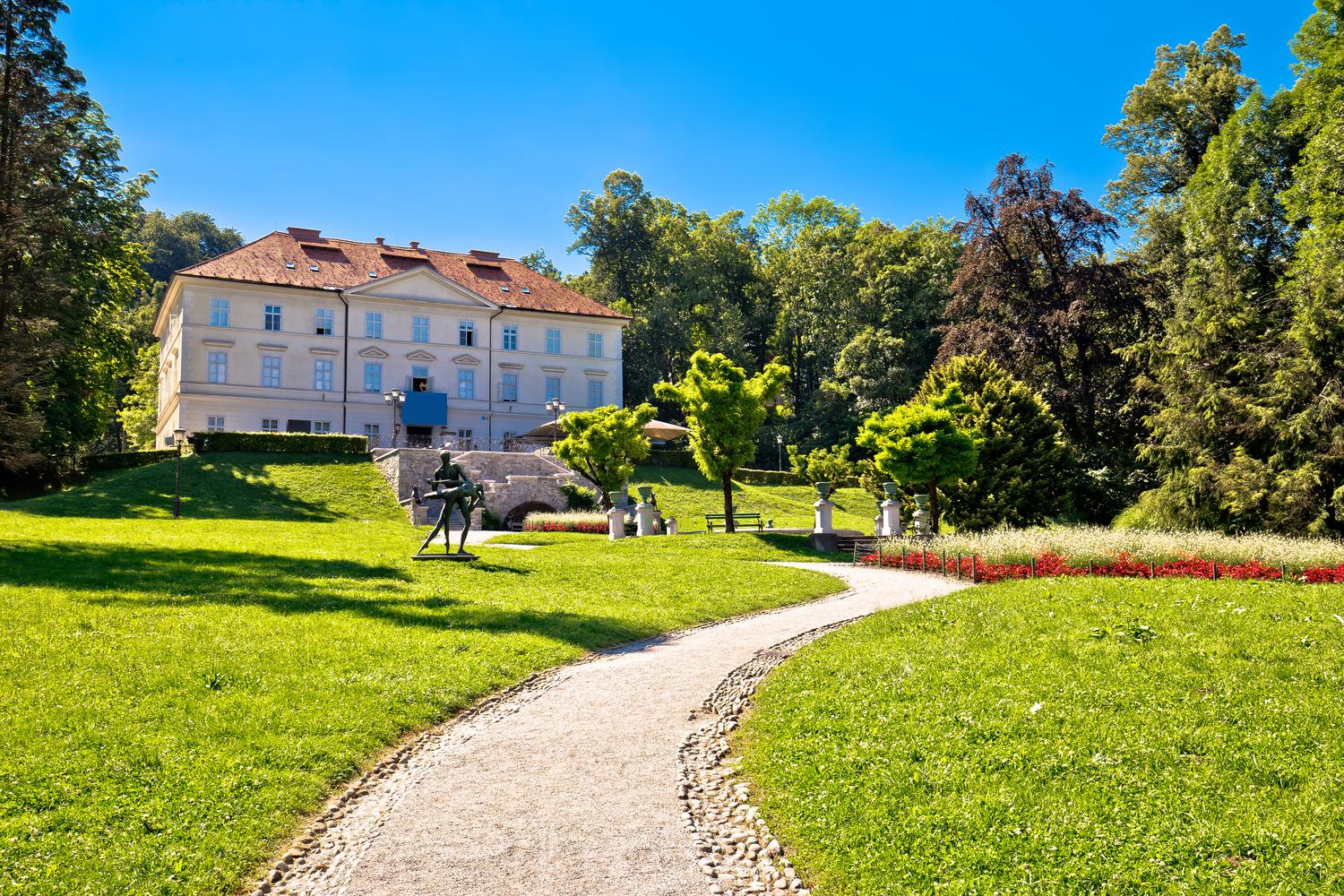 Tivolski grad v parku Tivoli v Ljubljani