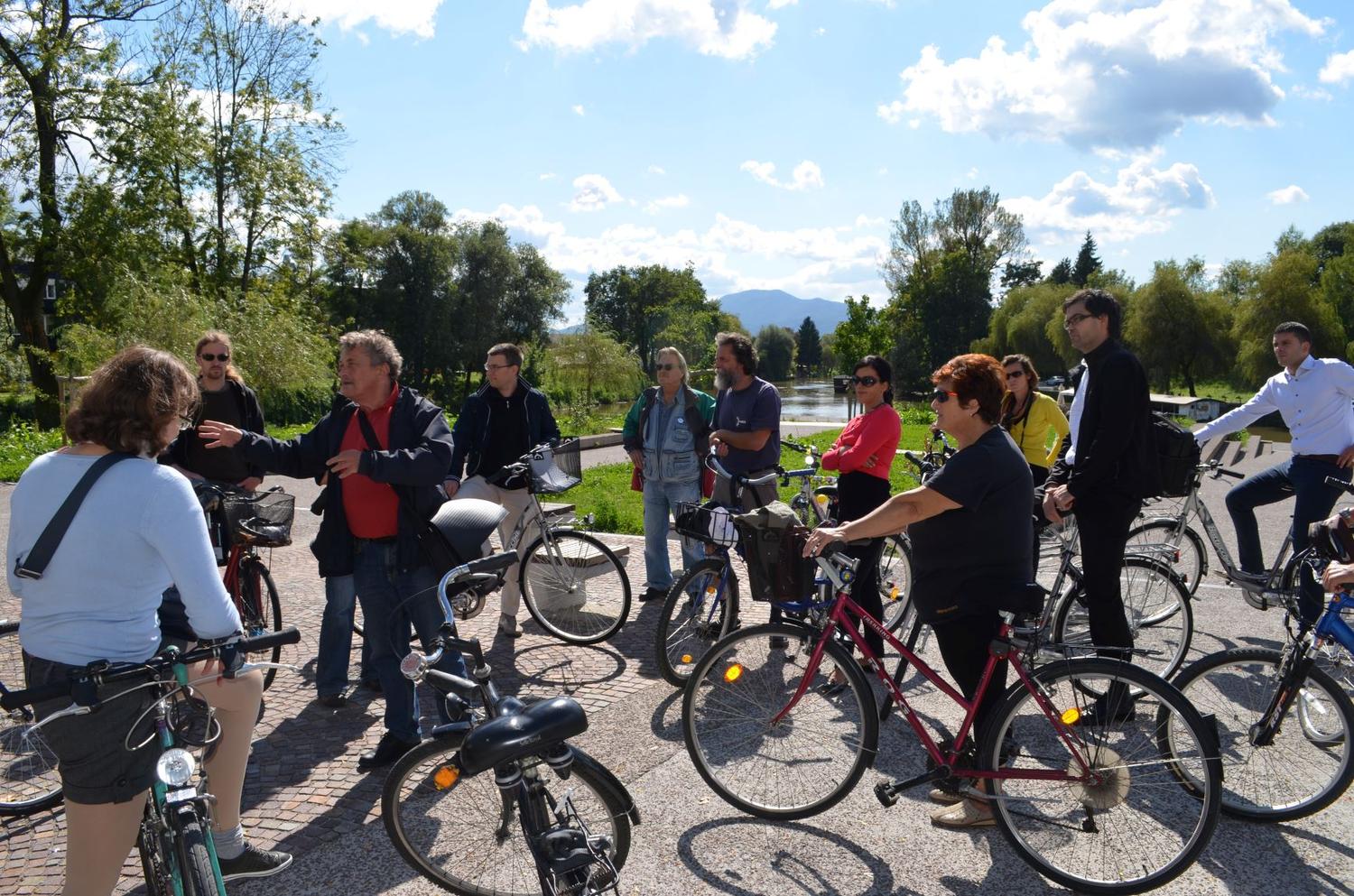 Kolesarji v zeleni Ljubljani