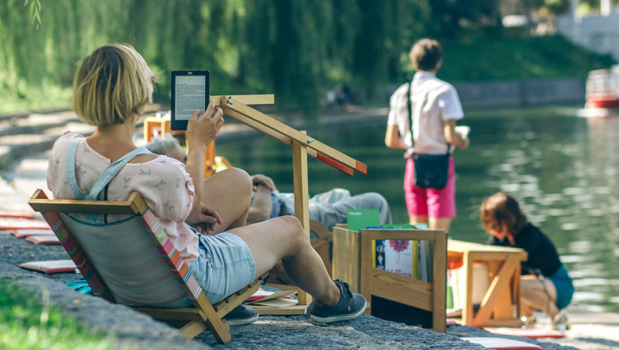 Library under the trees photo Matej Perko