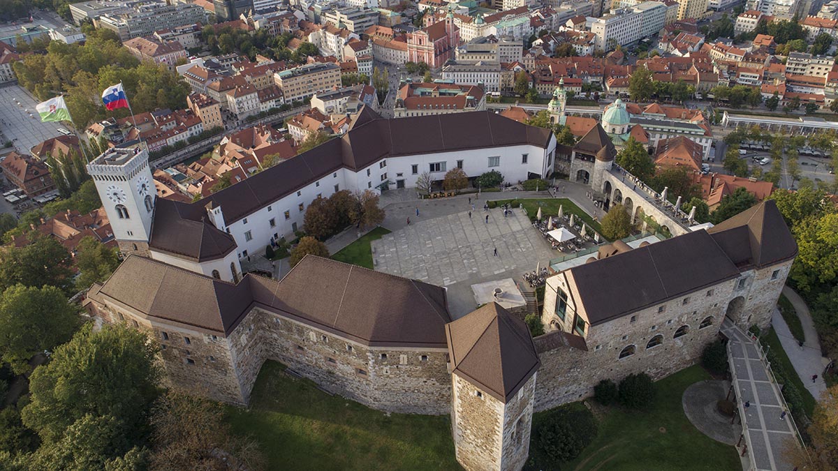10LTA - 2 - Ljubljana Castle