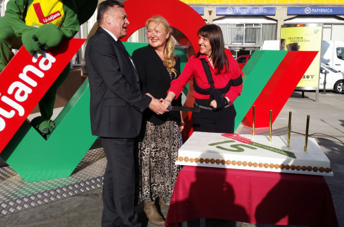 Razrez torte ob 15. rojstnem dnevu Turizma Ljubljana.