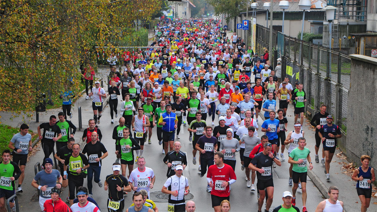 Tekači na maratonu.