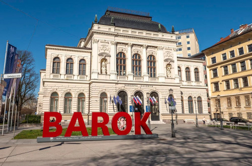 Exterior of the National Gallery with the Baroque sculpture.