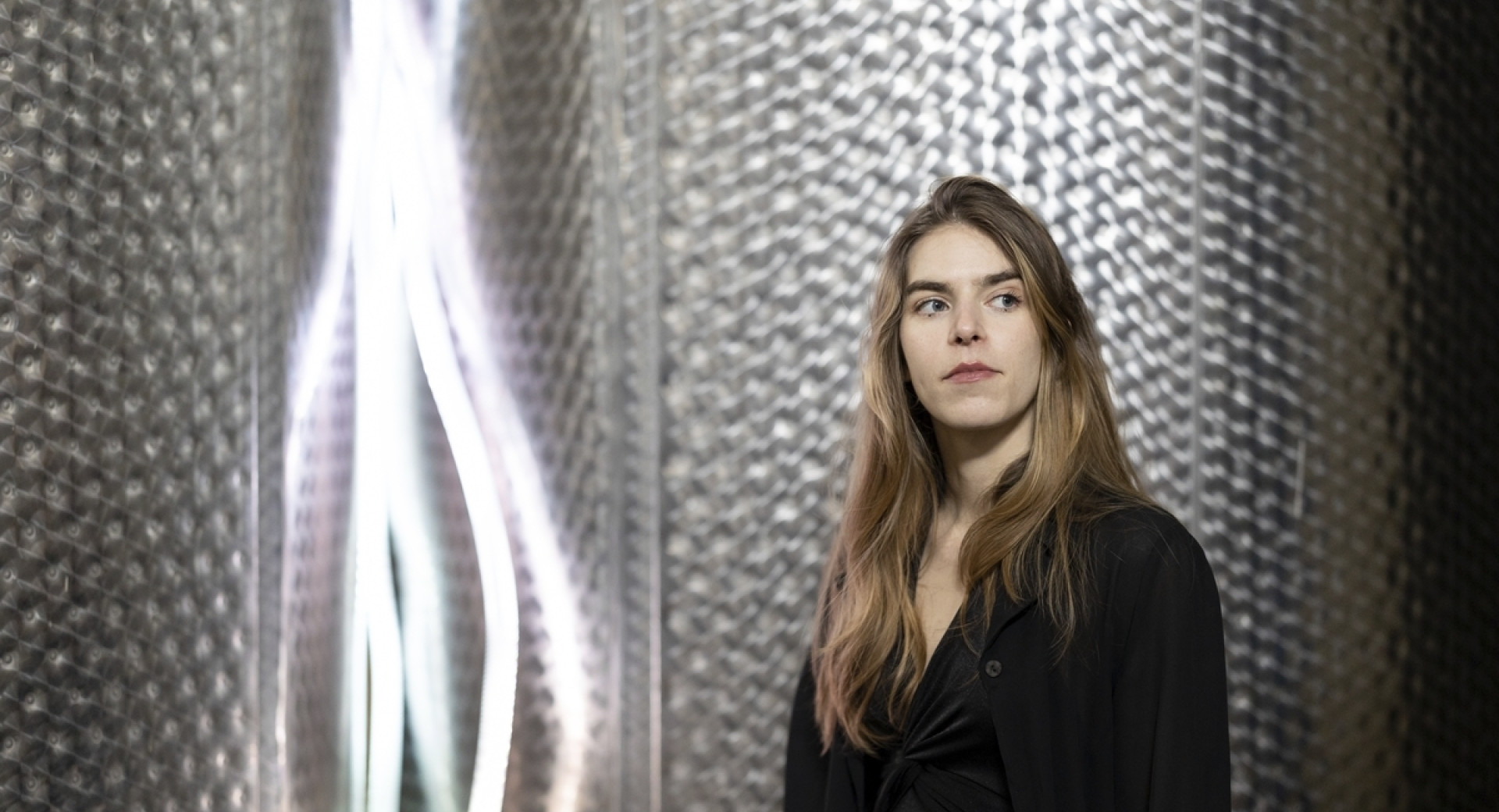 Portret umetnice Nike Erjavec.