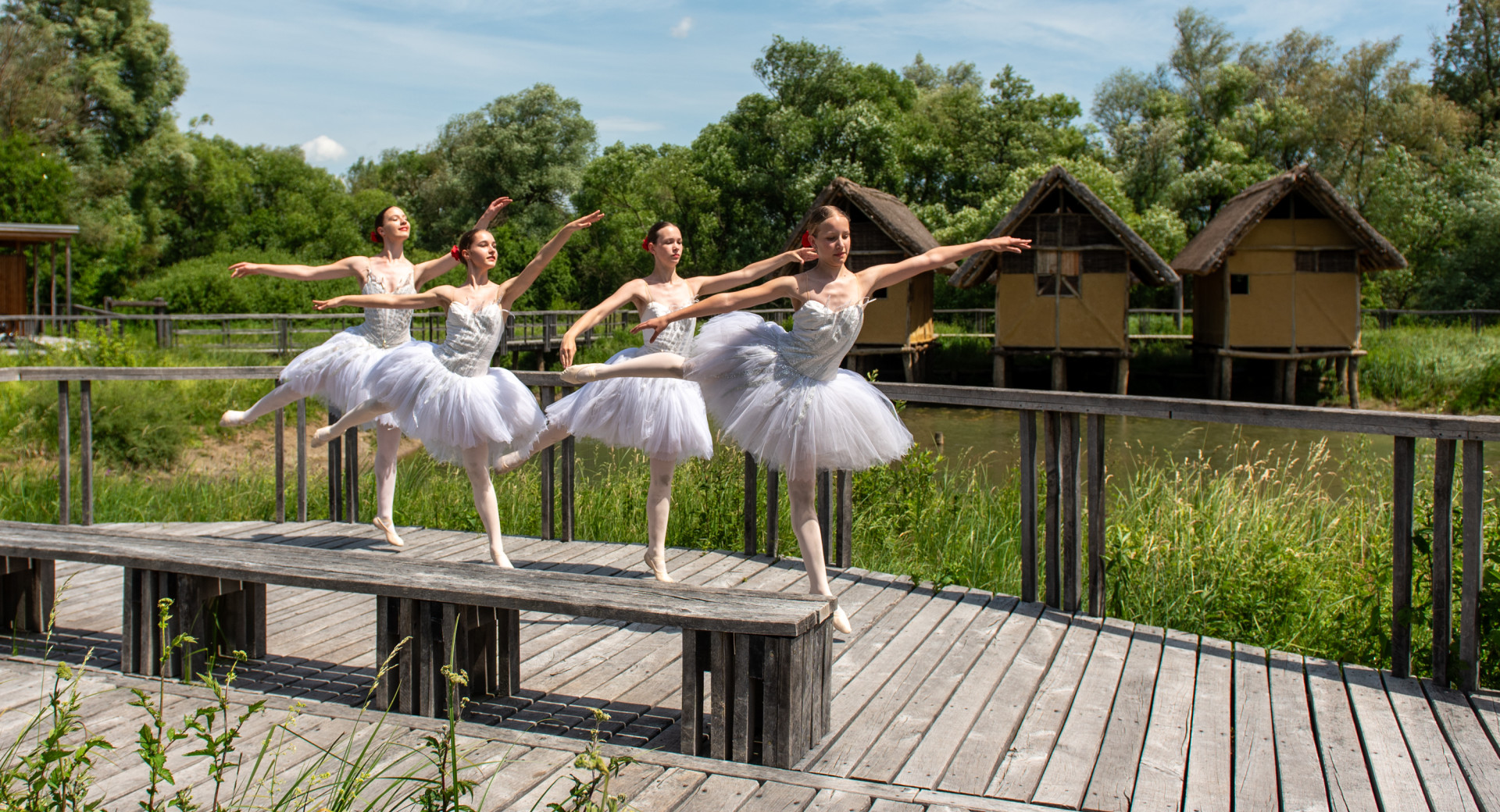 baletke na lesenem podestu