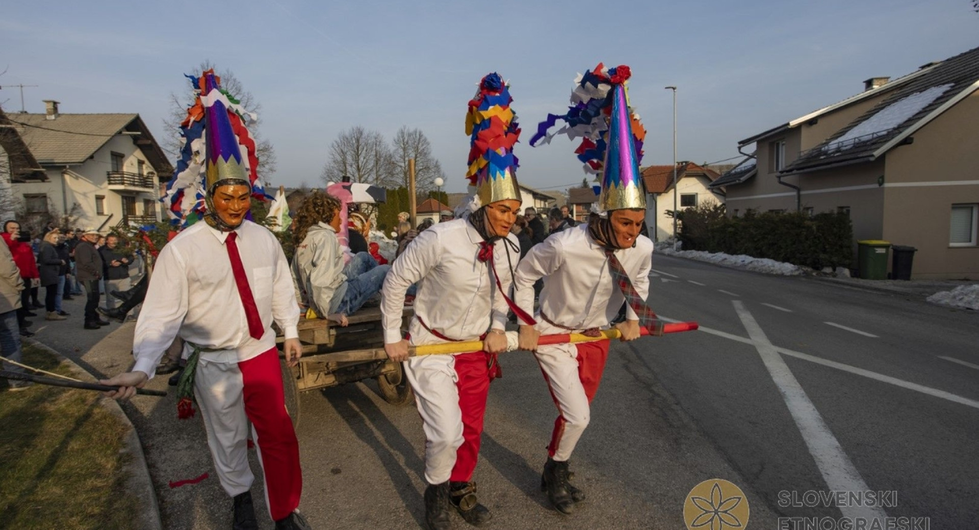 Ponikovske mačkare, ohranjanje pustnega izročila v vasi Ponikve.