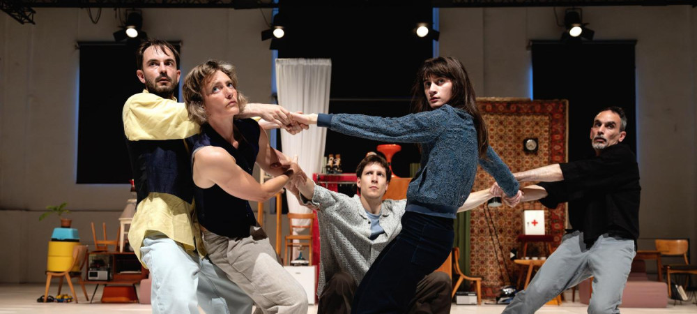 Maja Delak: Izrekanja (po besedilu J. Tannahilla)