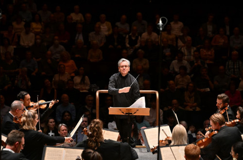 Dirigent z orkestrom_Pappano_foto Arhiv Festivala Ljubljana