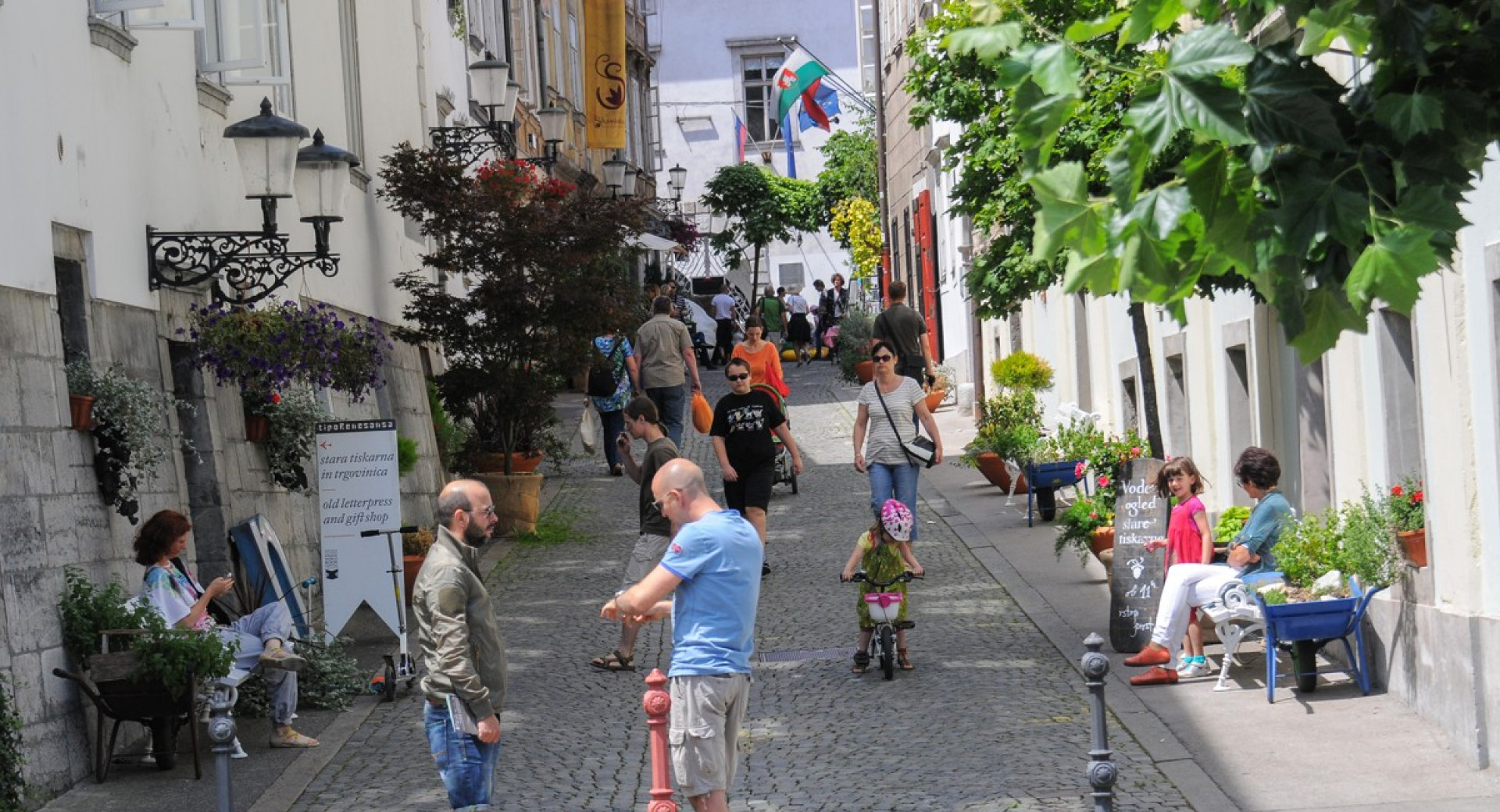 People on a city street.