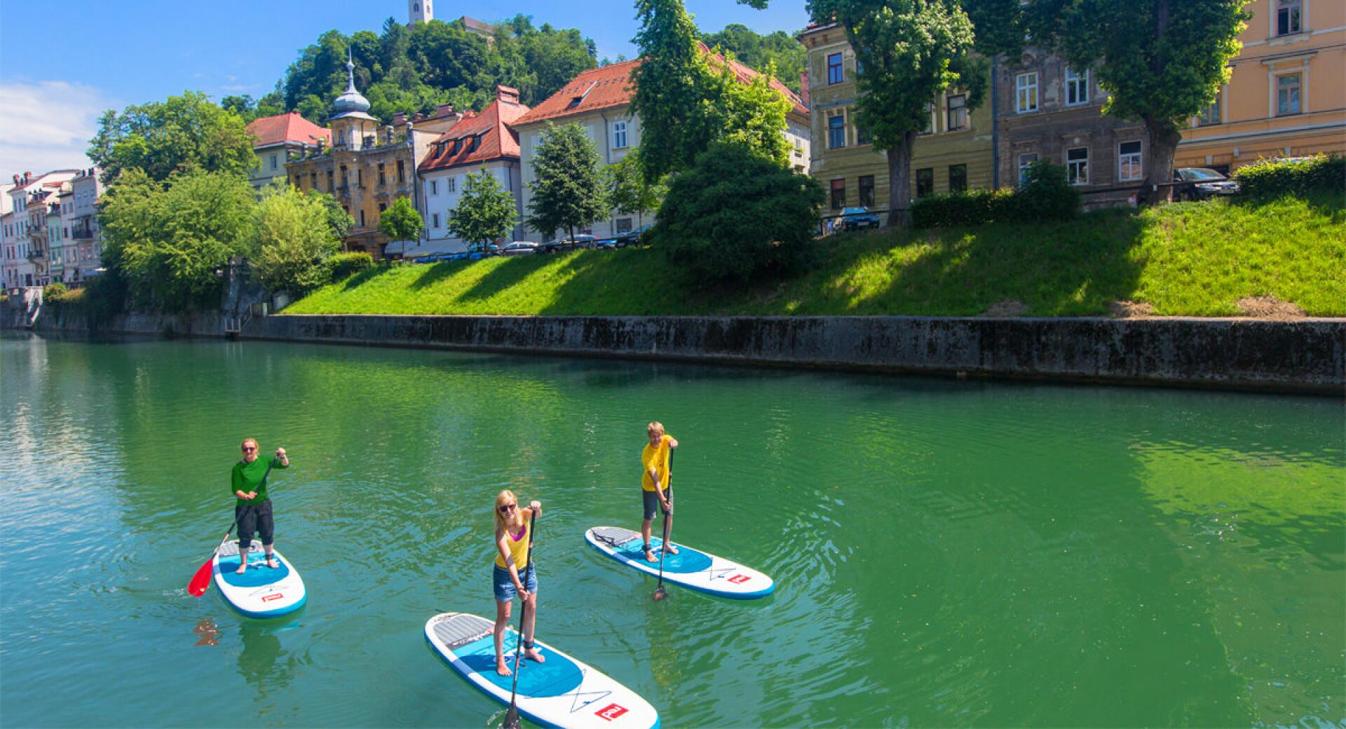 Supanje na reki Ljubljanici.