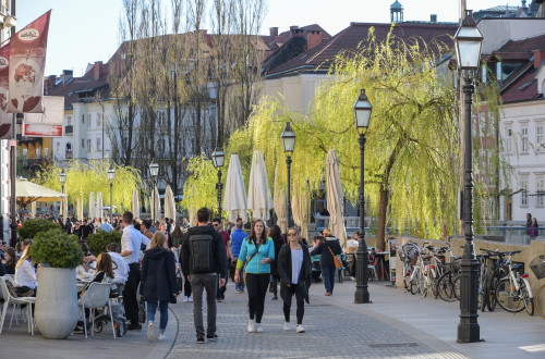 stroll on cankars embankment dunja wedam