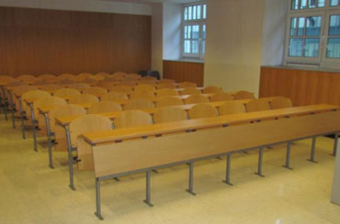 PF Seminar room S2 Predaval