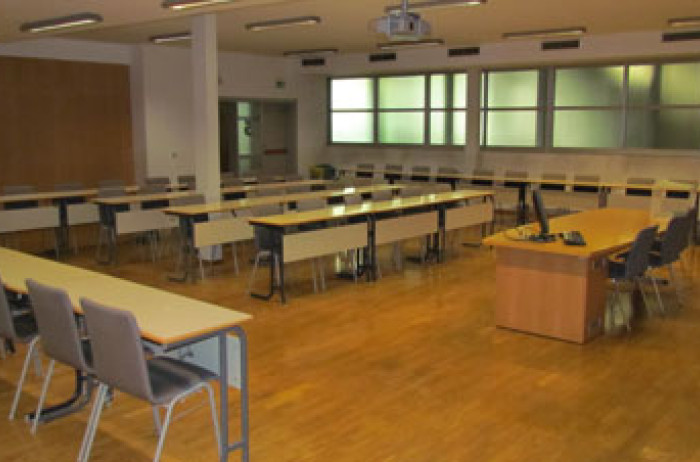 PF Seminar room S5 Predaval