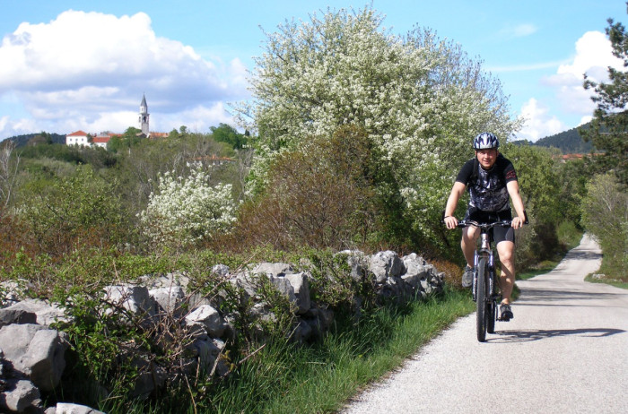 Biking Karst and Sea 3