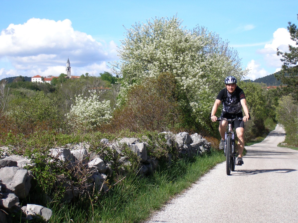 Biking Karst and Sea 3