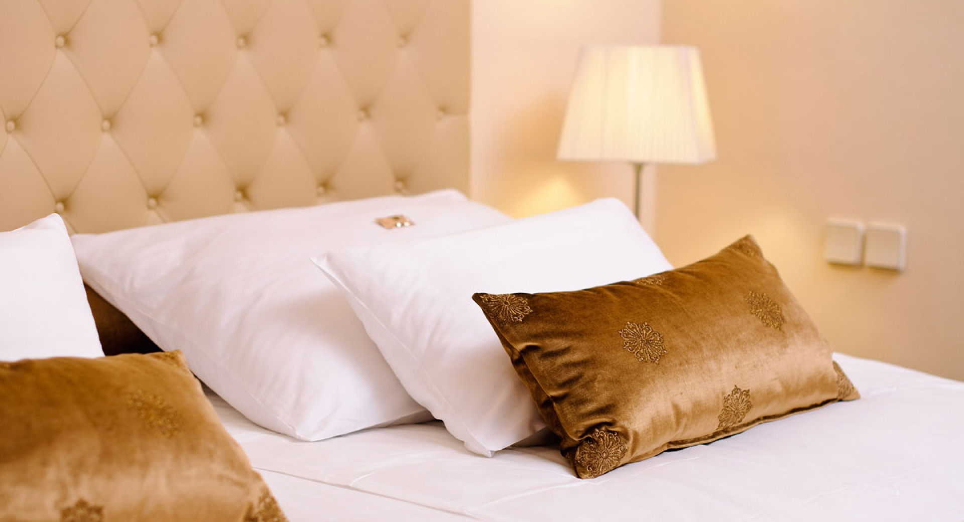 grand hotel union pillow