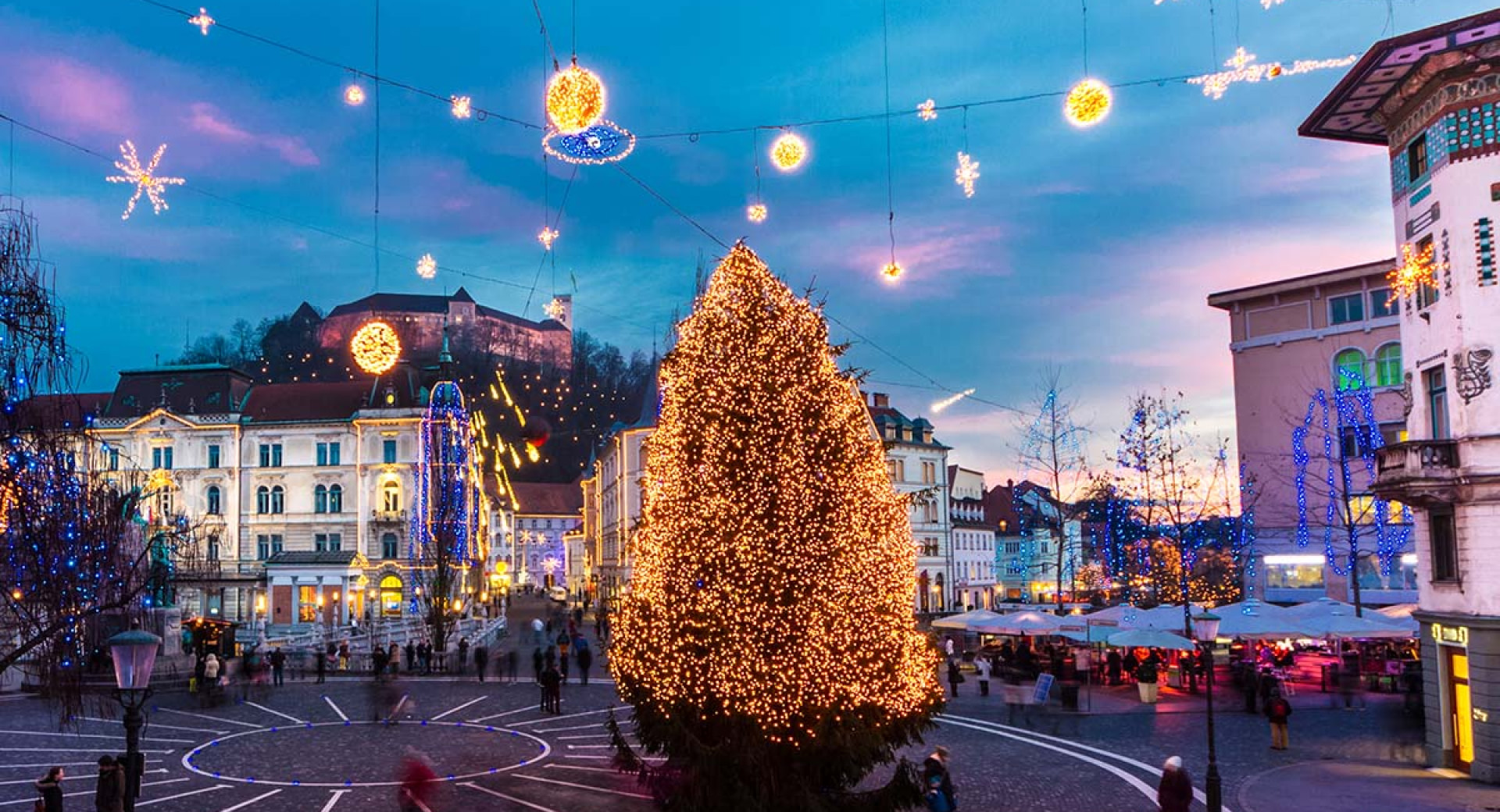 Praznično okrašena Ljubljana.