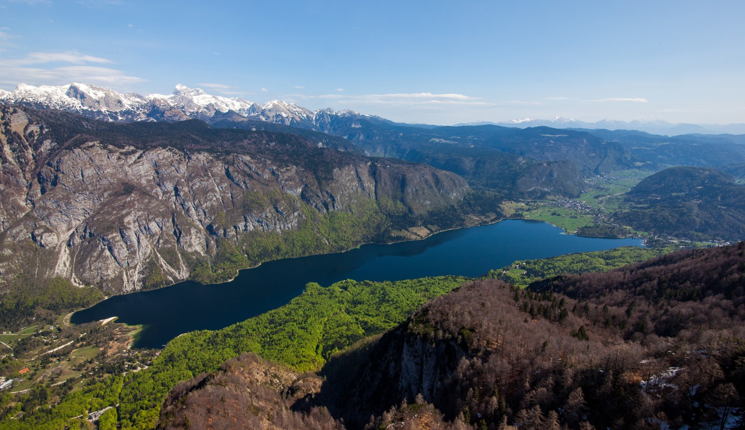 Bohinjsko jezero iz zraka.