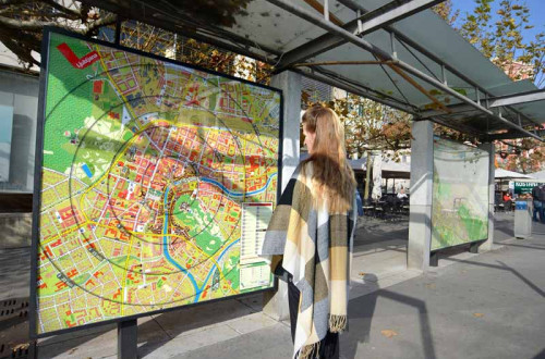 Ljubljana pridobila dve novi informacijski tabli z zemljevidom širšega in ožjega mestnega središča