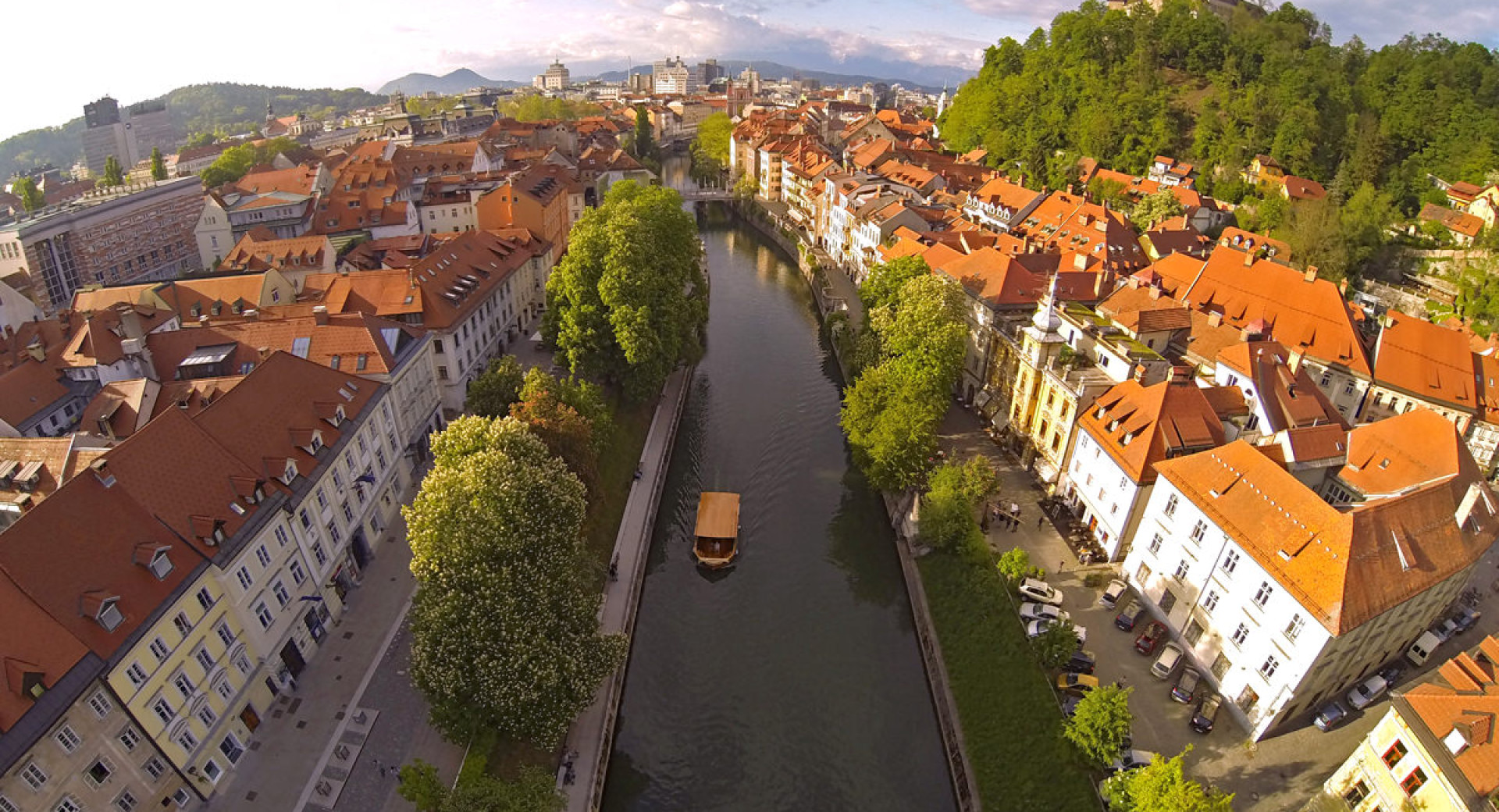 Ljubljanica in mesto Ljubljana iz zraka.