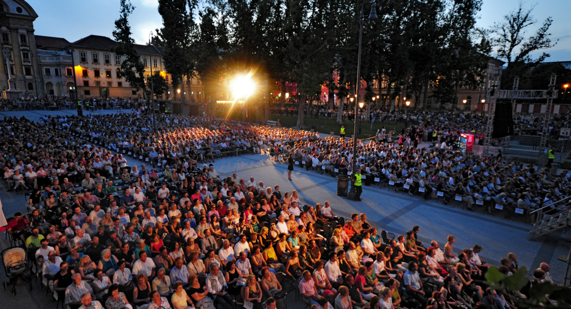 S koncem maja, na polno pa z junijem, se začenjata bogato festivalsko dogajanje in vrsta dobrih dogodkov in presenečenj