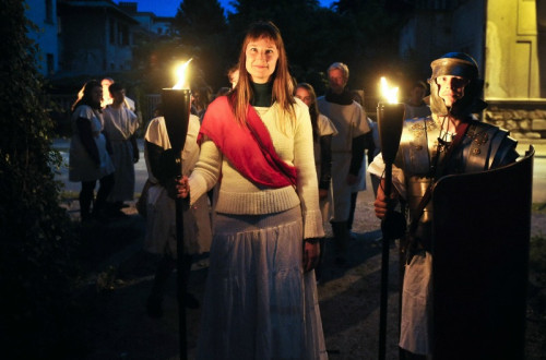 Doživetje rimske Emone – na vodenih ogledih, s koncem maja pa tudi s serijo razstav