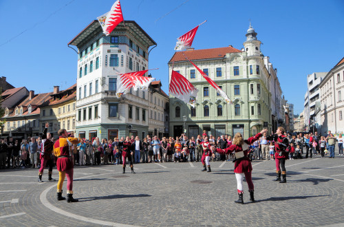 Odprta razpisa za sofinanciranje turističnih prireditev in dejavnosti turističnih društev