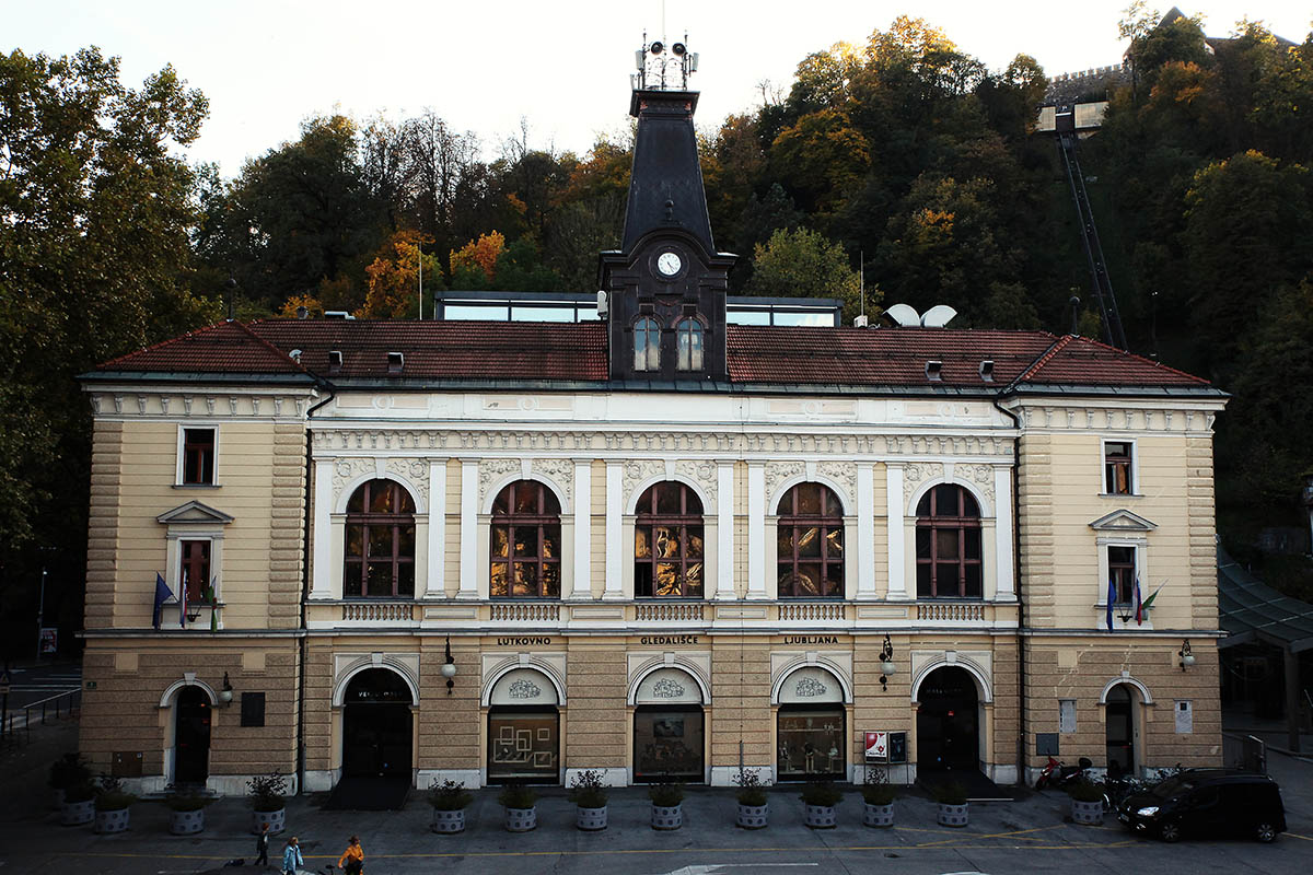 Zunanjost Lutkovnega gledališča.