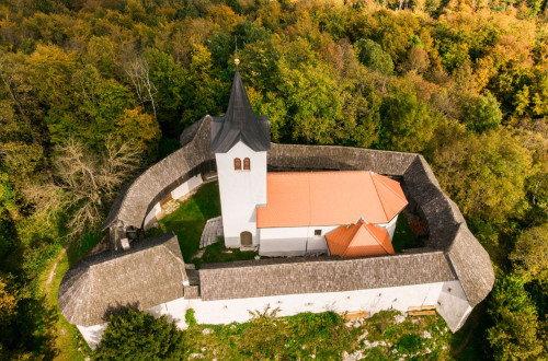 Tabor Cerovo from air foto Peter Zakrajsek