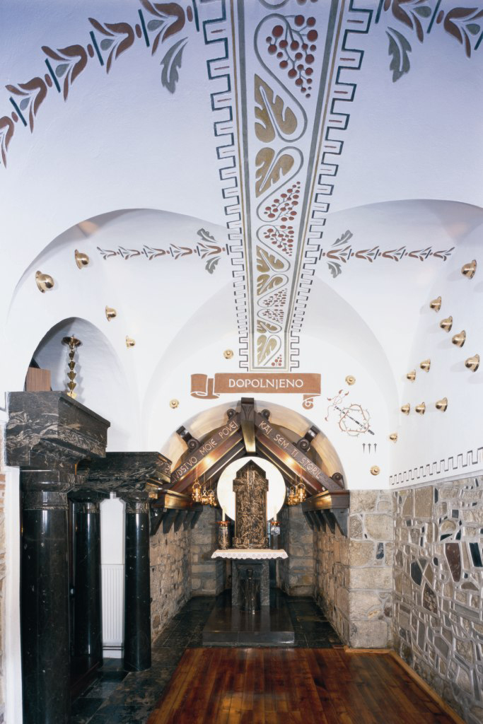 Notranjost samostana ob božjem grobu.