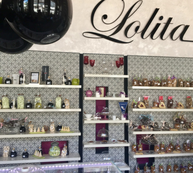 1 lolita inside2