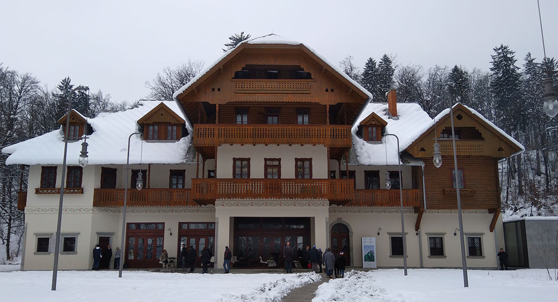 naslovna
